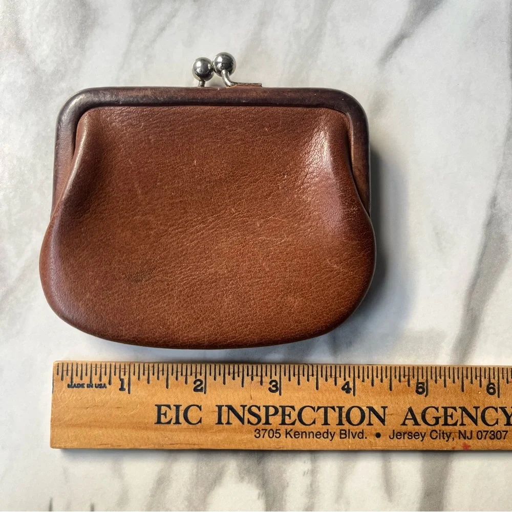 Vintage COACH Leather Kisslock Change Coin Purse